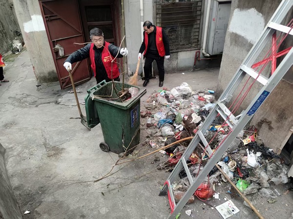 市临空物流中心到落驾坪社区开展“冬季环境卫生专项整治”志愿服务活动